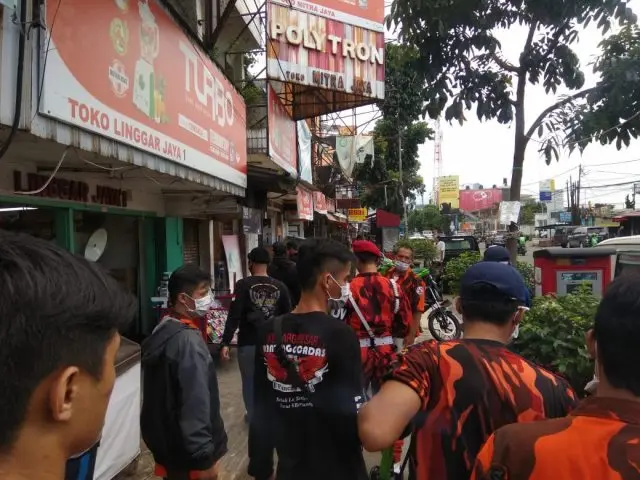 Forum Cibeunying Kidul Rempeug baksos semprotkan disinfektan di kantor Kecamatan Cibeunying Kidul2