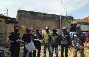 LSM TUAR Bersinergi Bersama LSM PRABU Bakti Sosial Membagikan Masker