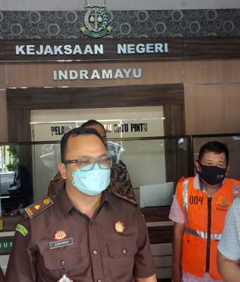 KEJAKSAAN NEGERI INDRAMAYU EKSEKUSI KEPALA DESA KEDUNG WUNGU