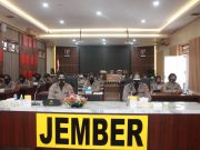 Meeting Zoom Ibu Asuh Polwan RI dengan Seluruh Polwan Polres Jember.