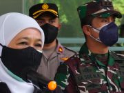 Tinjau Vaksinasi KAUJE Dan UNEJ, Gubernur Jatim Beri Bansos