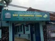 Sekolah Menengah Atas (SMA) informatika Ciamis, Tahan Ijazah Siswa
