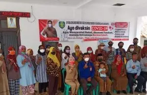 Bupati Indramayu Berikan Bantuan Pinjaman Modal kepada Nasabah Kruwcil Melalui BPR KR