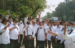 Kades Sekabupaten Indramayu Unjuk Rasa Didepan Istana Negara, Minta Perpres Tentang DD Direvisi