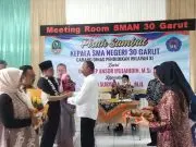 Pisah Sambut Kepala Sekolah Lama Dengan Kepala Sekolah Baru SMAN 30 Garut*
