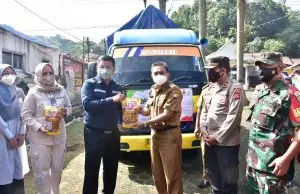 40.235 liter minyak goreng kemasan disalurkan di lima kecamatan di Kab.Sumedang.