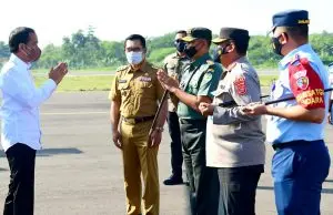 Pangdam III/Slw Sambut Dan Dampingi Presiden RI Tinjau Padat Karya Di Cirebon