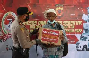 Vicom Pemimpin Kapolri Jenral Pol-Drs Listio Sigit Prabowo M.Si. Dan Penyerahan Bansos Rligi Dan Bansos Serentak Dalam Rangka Hut Bhayangkara Ke-75 Tahun 2022