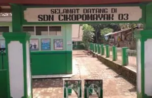 Kepala Sekolah SDN Cikopomayak 03, Diduga peras orang Tua siswa