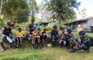 Isi Libur Anak Sekolah, Satgas Yonif Raider 142/KJ Galakkan Perpustakaan Keliling