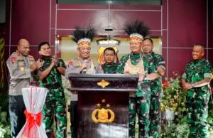 Ratas Bareng Presiden, Kapolri Tegaskan TNI-Polri Kawal Seluruh Kebijakan Dipapua