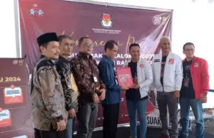 PSI Kab Bandung Serahkan Berkas Bacaleg ke KPU