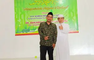 KH Misbachul Munir Kyai Kharismatik dan Kreatif