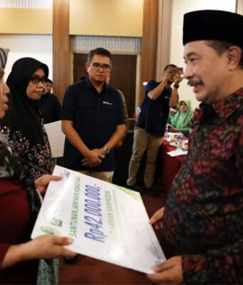Pemprov Jawa Barat Berikan 150 Ribu Jaminan Sosial Bagi Guru Ngaji