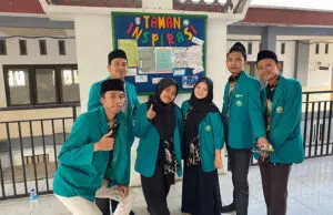 Tingkatkan Kreativitas Siswa, Tim PPLK UNISMA Kolaborasi Adakan Mading dengan SMKN 4 Kota Malang