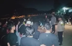Patroli Pekat Polsek Kotabaru Bubarkan Kerumunan Anak Muda di Lapang Kecamatan Kotabaru