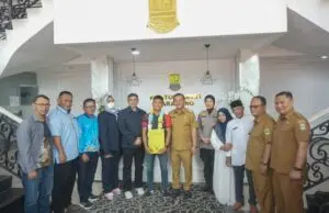 “Plt Bupati Aep Berikan Apresiasi Kepada Arip Atlet Dayung Peraih Emas di Ajang Stand Up Paddle World Championship 2023