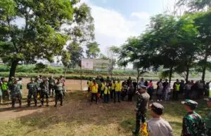 SEKTOR 6 CITARUM HARUM MELAKSANAKAN PENANAMAN VERTIVER UNTUK MENCEGAH LONGSOR DI BANTARAN SUNGAI CITARUM