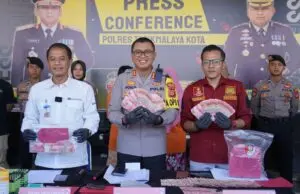 Tiga Orang Pengedar Uang Palsu Di Amankan Polres Tasikmalaya Kota Saat Hendak Tukarkan ke Bank Indonesia