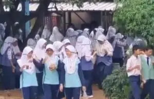 Ngintip Kegiatan Siswa – Siswi SMP Negeri 4 Kotabaru Karawang Saat Jam Istirahat