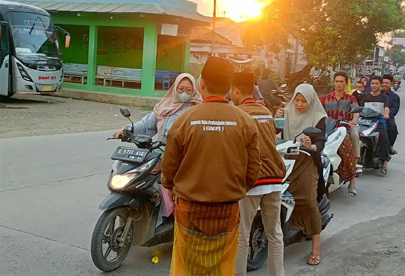 Tebar Keberkahan Ramadhan, PC GMPI Brebes Bagikan Ratusan Takjil