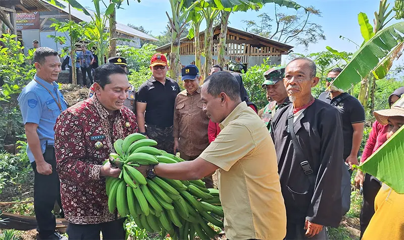 Pj Bupati Sumedang Puji Program SAMAWANA Kecamatan Cimalaka