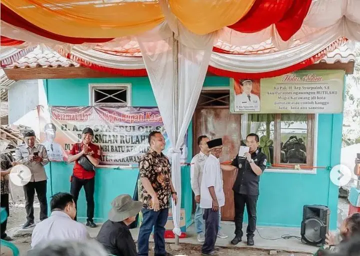 Senyum Bahagia Abah Bano Saat Bupati Aep Resmikan Rulahu Miliknya