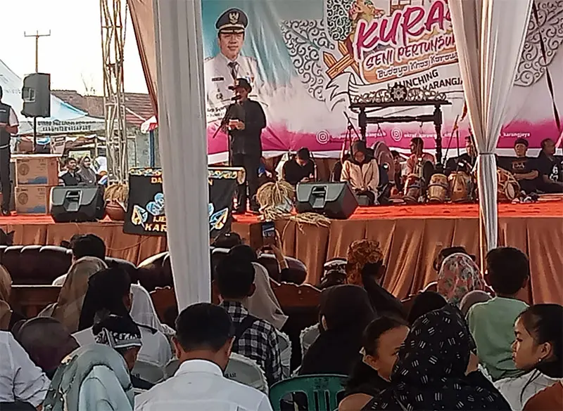 Kurasi Seni Pertunjukan Budaya Khas Karawang Digelar Disbudpar di Desa Karangjaya Kec. Tirtamulya