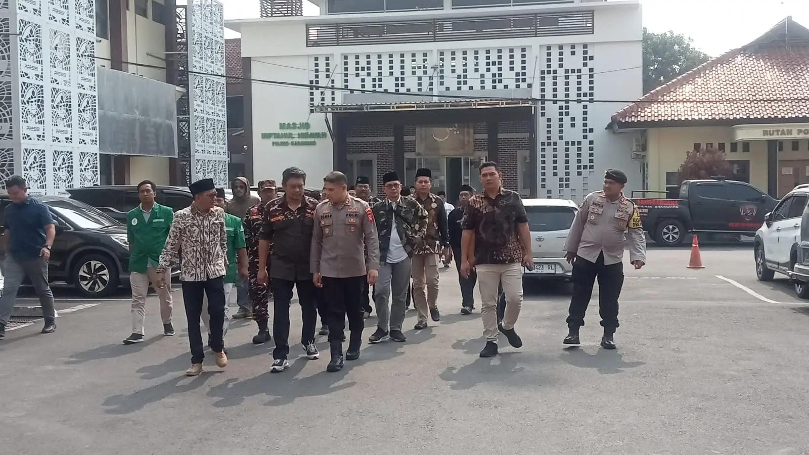 polisi3