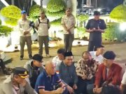 H. Endang Sodikin, S.Pd.I, SH., MH ,Ketua DPRD Kabupaten Karawang bersama FORKOPIMDA menerima aspirasi dari aliansi mahasiswa yang tergabung dalam Cipayung Plus