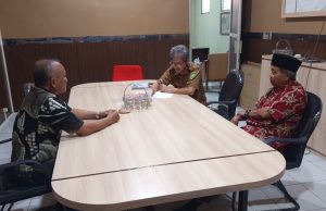 Ketua DPC HKTI Mochamad Lukmantias Amin, SH., MH. Audiensi dengan Dinas PUPR, Dorong Perbaikan Jalan Rusak di Kp. Bugel Desa Cibalandong